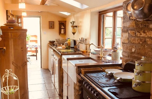 Reeth Cabaña | Stylish, quirky, & modern meets vintage upcycling to give a smart but cosy holiday cottage