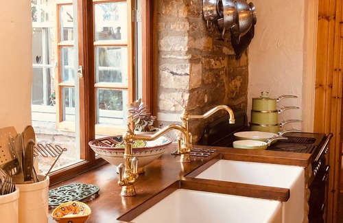 Reeth Cabaña | Stylish, quirky, & modern meets vintage upcycling to give a smart but cosy holiday cottage