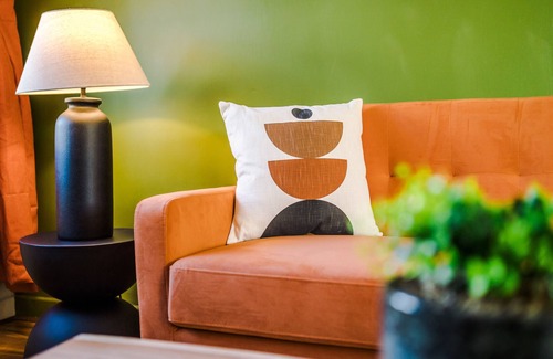 Radcliffe Casa | Stylish Radcliffe House Sleeping 4 Guests