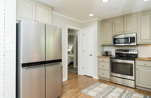 Cary Casa | Stylish Ranch- less than a mile from downtown Cary