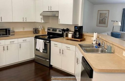 Fellowship Apartamento | The Charming Rancher - Dog Friendly - 9 mins to WEC