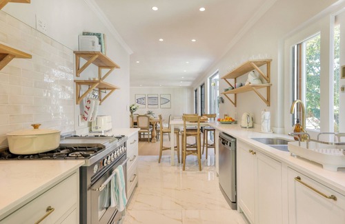 Newlands Casa | Stylish Renovated Home in Leafy Newlands