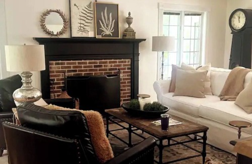 North Stonington Casa | Stylish retreat near Mystic, Foxwoods, vineyards…