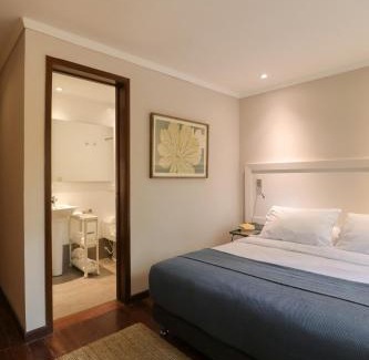 Financial District Apartamento | Stylish Retreat in Zona G Comfort Awaits 204