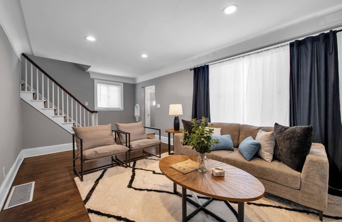 Detroit Casa | Stylish Retreat
