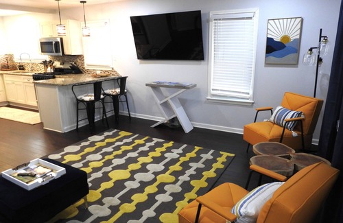 Roswell Casa | Stylish Retreat w/ Fire Pit & Porch