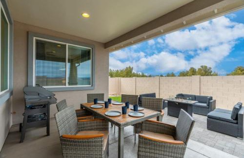Cottonwood Casa | Stylish Revival Retreat w Hot Tub and Fire Pit