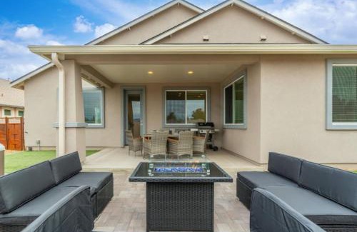 Cottonwood Casa | Stylish Revival Retreat w Hot Tub and Fire Pit