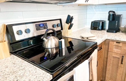Five Points Apartamento | Stylish Riverside Condo Near Five Points