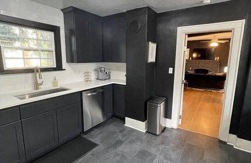 Central Area Casa | Stylish Salem Speakeasy Downtown