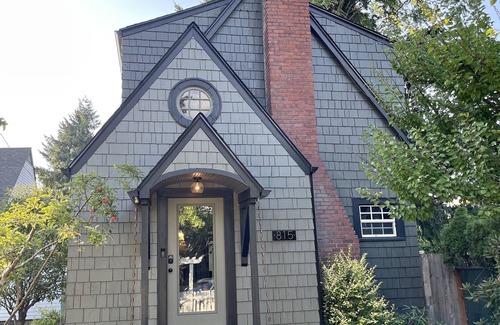 Central Area Casa | Stylish Salem Speakeasy Downtown