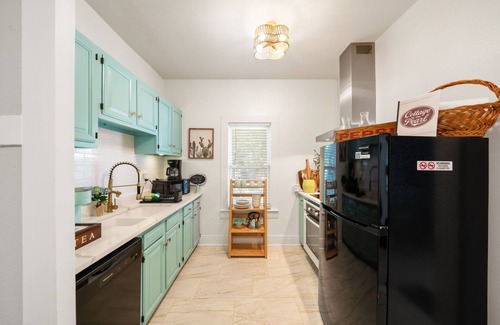 San Antonio Cabaña | Esta acogedora casa- minutos del Pearl District, el centro, el aeropuerto,