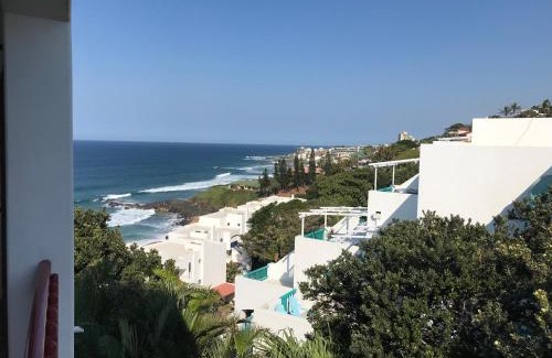 Shaka's Rock Apartamento | Stylish Sea View Apartment in Santorini Estate.