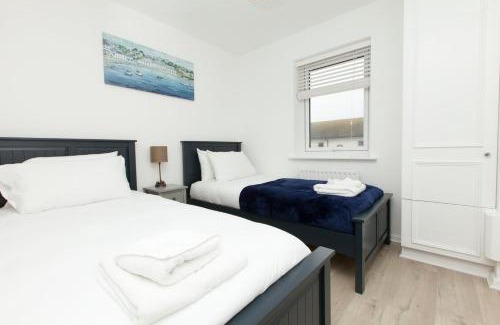 Seafront Apartamento | Stylish Seaside Stay – Brighton Marina Views