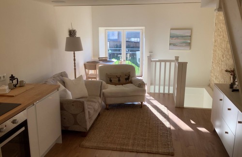 Loubezs-Bernac Apartamento | Stylish self-contained gite within lovely village house
