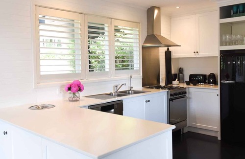 Red Hill South Casa | Stylish & Serene Escape @la.boheme.maison