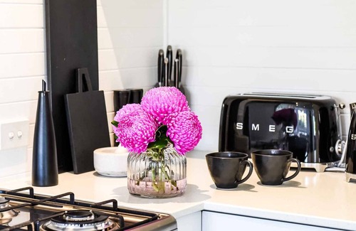 Red Hill South Casa | Stylish & Serene Escape @la.boheme.maison