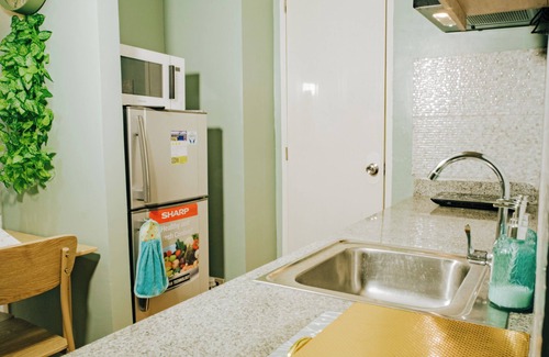 Sasa Apartamento | Minimalista moderno Relájese y trabaje, recogida en el aeropuerto y Netflix