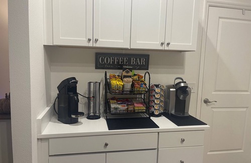Sumter County Casa | Stylish Shadybrook retreat with golf cart, bikes & Tesla charger!