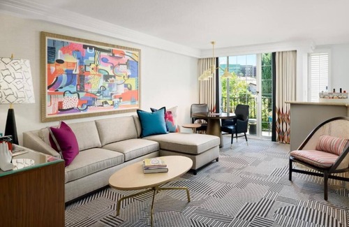 Tri-West Casa | Stylish Skydeck, Kitchen & Balcony, FIDO Friendly! Nearby The Sunset Strip!