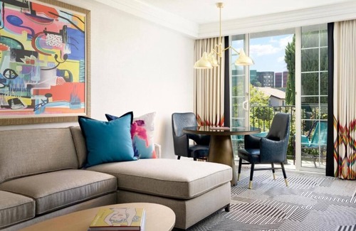 Tri-West Casa | Stylish Skydeck, Kitchen & Balcony, FIDO Friendly! Nearby The Sunset Strip!