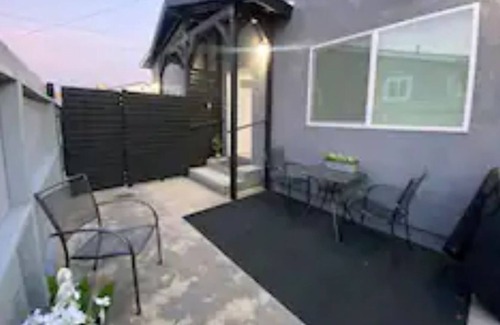 Stockton Casa | Stylish, Sleeps 6 - 2 bed - BBQ - Patio -San Diego