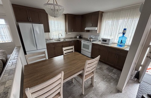 Gimli Cabaña | Stylish South Beach Cottage –Netflix, Barbeque, WiFi & Outdoor Fire Pit