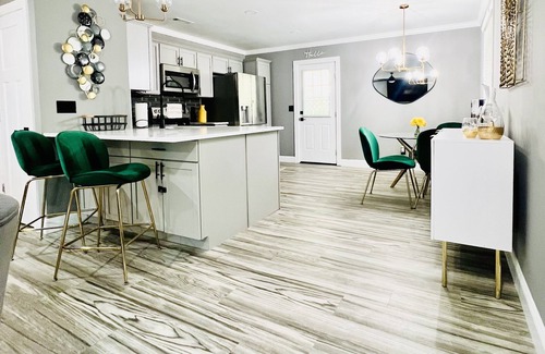 Ladson Apartamento | Stylish & Spacious 2BR/1BA Duplex “Gemstone”