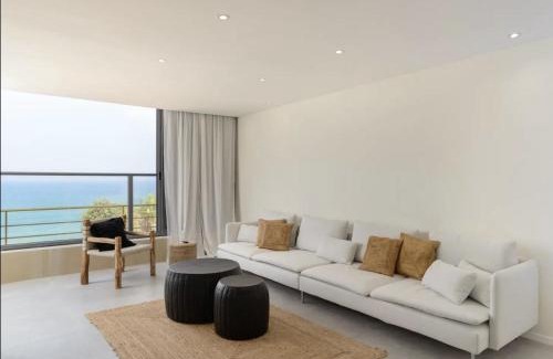 Netanya Apartamento | Stylish & Spacious 3 bedroom apartment by the Sea