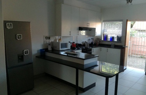 Greater Johannesburg Metropolitan Area Casa | Elegante dúplex espacioso