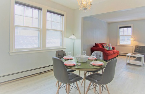 Skokie Condominio | * Escapada elegante y espaciosa por Evanston / Skokie / NU