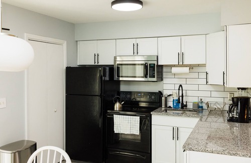 Carrboro Casa | Stylish & Spacious ★ Pets OK ★ Monthly Townhome