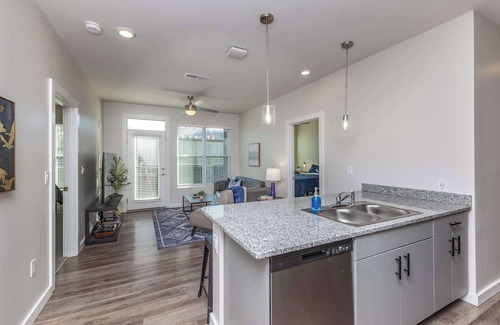 CUF Apartamento | Stylish & Spacious Stay Near The Banks!