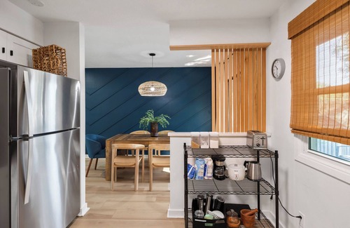 Des Moines Casa | Stylish Split Foyer - The Sullivan 4 Bedrooms, 2 Bathrooms