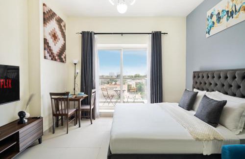 Dubai Sports City Apartamento | Stylish Sports City Studio Golf View Poolgym