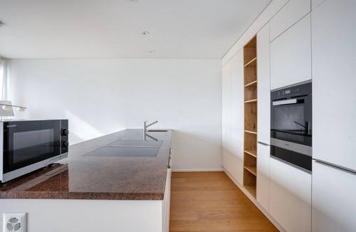 St. Johann Apartamento | Stylish St. Johann 2BR w/ Parking & W/D, nr River, by Blueground