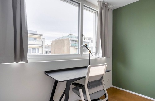 St. Johann Apartamento | Stylish St. Johann 2BR w/ Parking & W/D, nr River, by Blueground