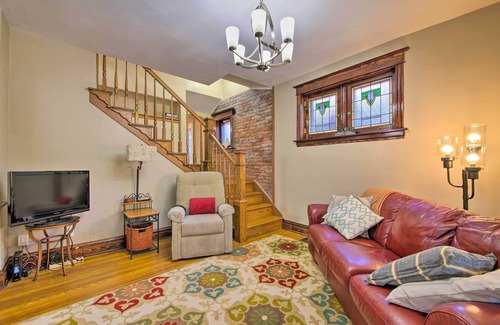 St. Louis Casa | Stylish St. Louis Retreat w/ Great Location!