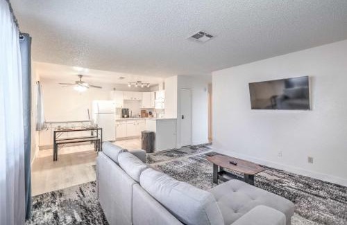 Las Vegas Casa | Stylish Stay Near Vegas Strip Sleeps 6