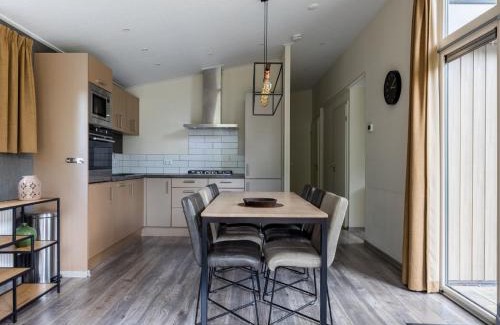 Bosgebied Hoenderloo Casa | Stylish Stay Near Veluwe, cleaning included