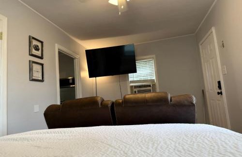 Lafayette Apartamento | Stylish Stay on Elizabeth-near to Cafes and Music