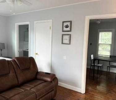 Lafayette Apartamento | Stylish Stay on Elizabeth-near to Cafes and Music