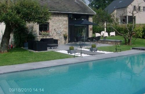 Niveze Casa | Stylish Stay with Pool, Jalhay