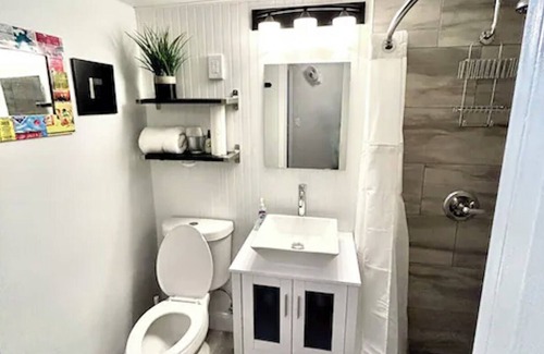 Downtown Jacksonville Apartamento | Stylish studio apartment in downtown Jax close to everything, with a view!