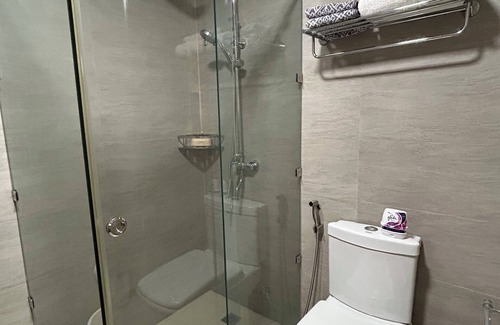 Talisay Condominio | Stylish Studio Hideaway, Talisay City, WiFi + AC