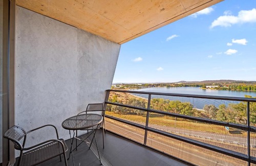City West Apartamento | Stylish Studio in Acton with Stunning Water Views