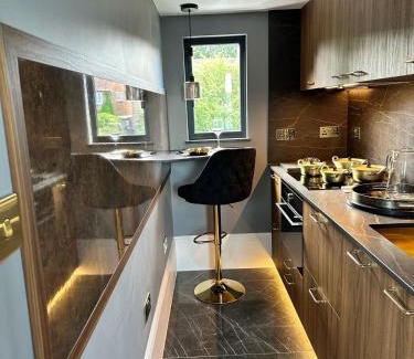 Knight's Hill Apartamento | Stylish studio Near central