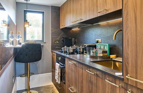 Knight's Hill Apartamento | Stylish studio Near central