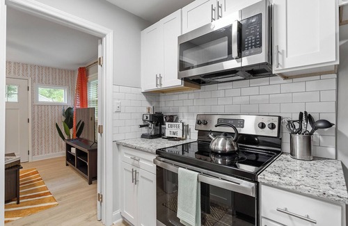 East Raleigh Apartamento | Stylish studio ~ Self Check-In & Fast WiFi Near Downtown Raleigh
