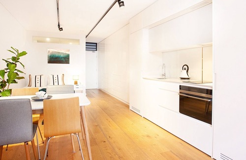 Ultimo Apartamento | Stylish Studio with Balcony near Darling Square